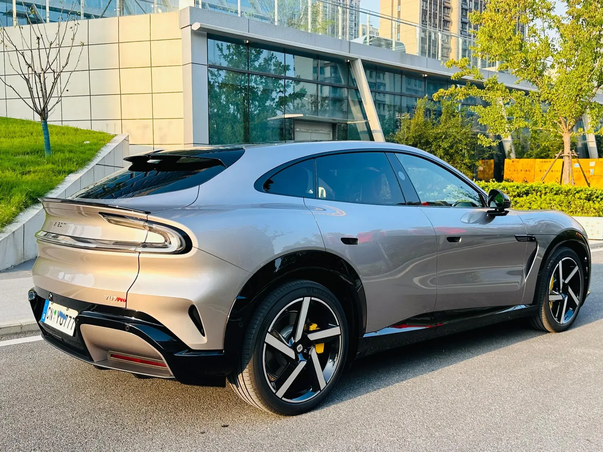 2025 MI YU7 thumbnail 4