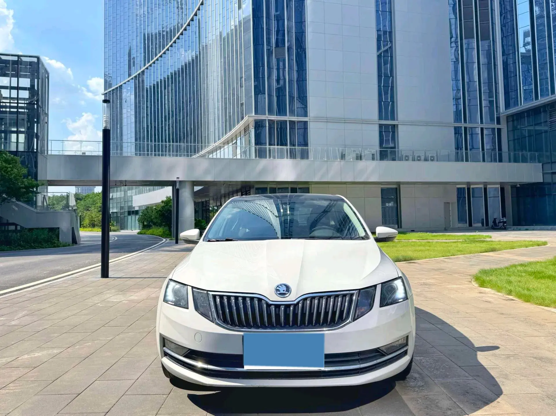2018 SKODA OCTAVIA thumbnail 2