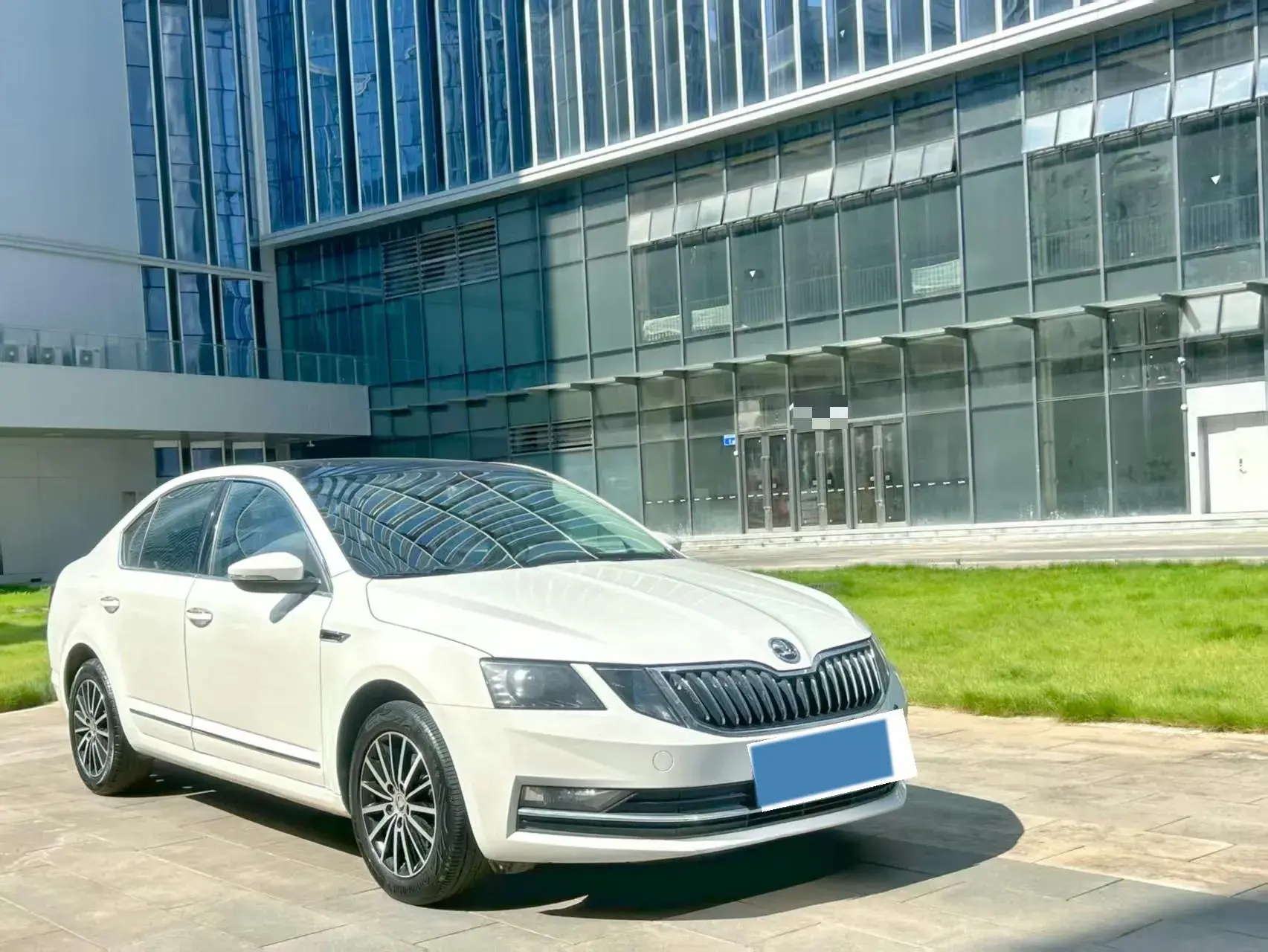 2018 SKODA OCTAVIA thumbnail 3