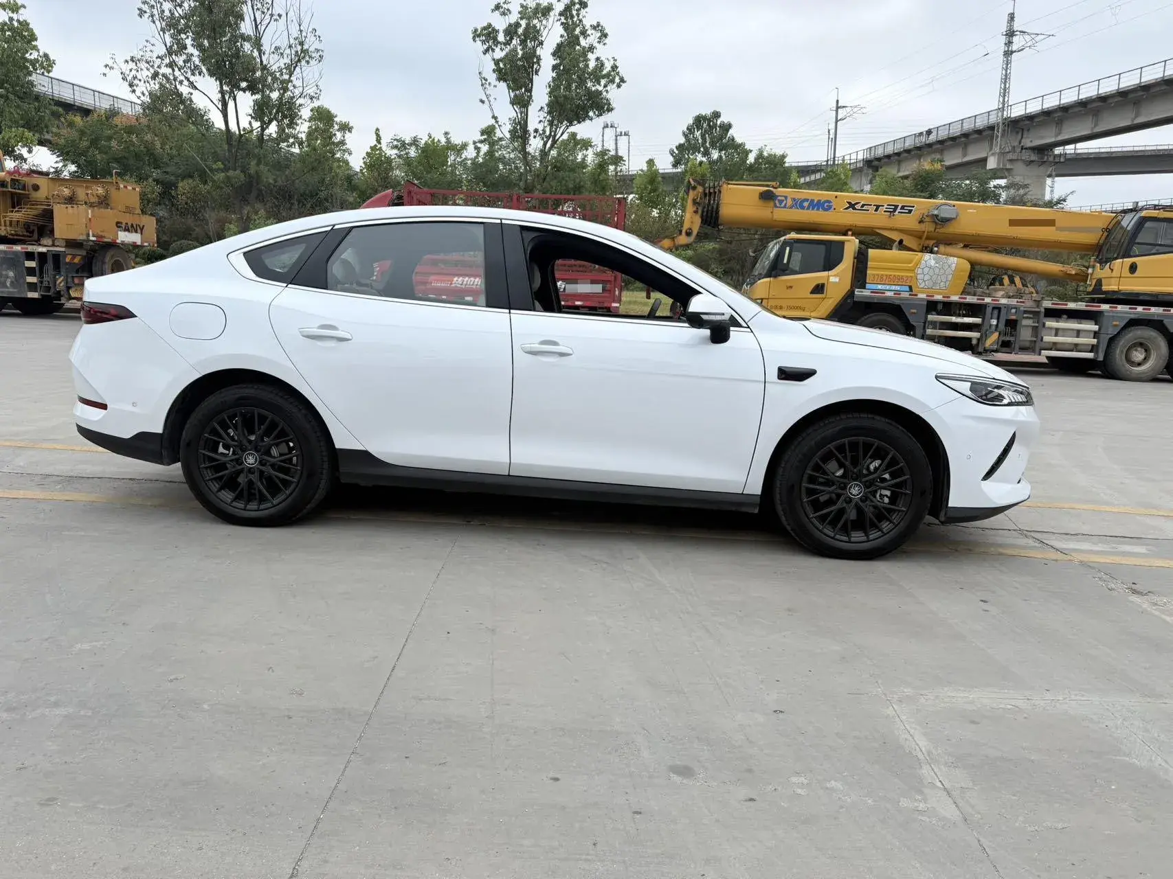 2025 BYD QIN thumbnail 3