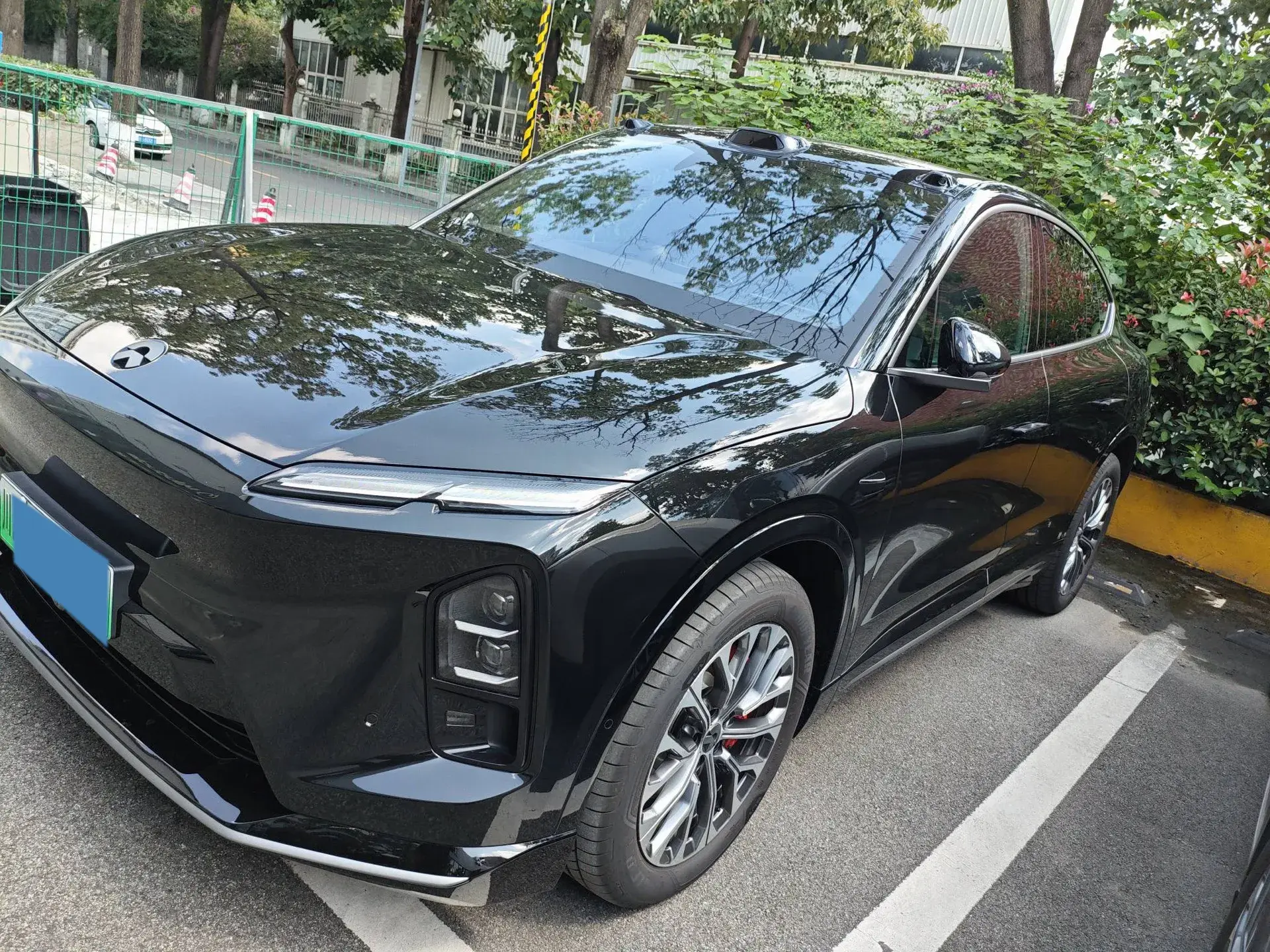 2025 NIO EC6 view 1