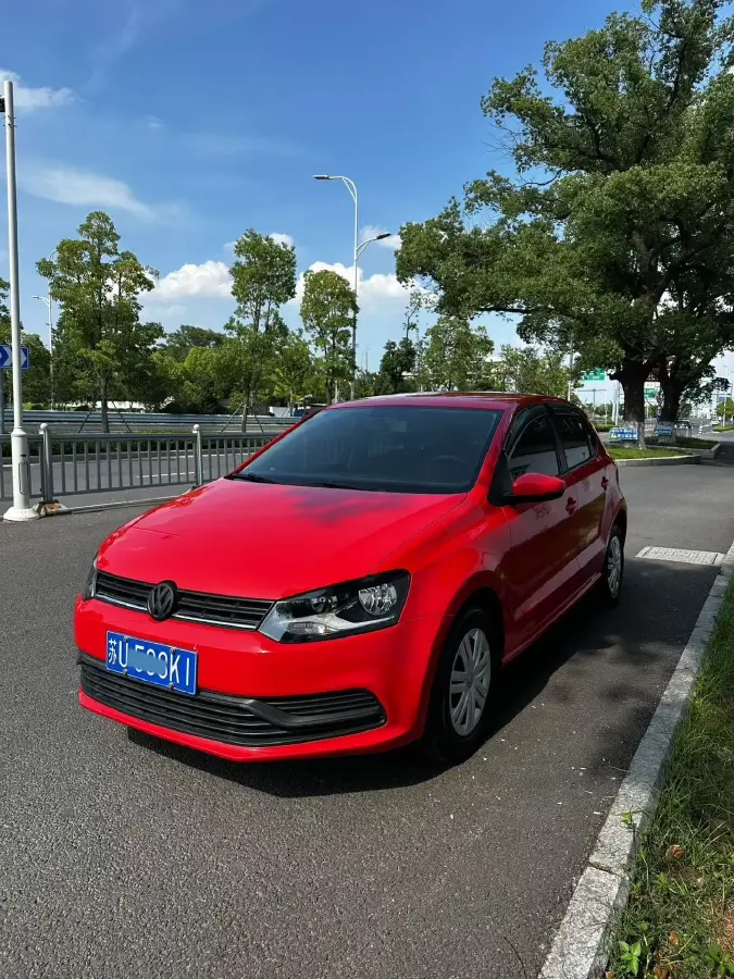 2016 Volkswagen Polo 1.4L 90HP L4 6AT