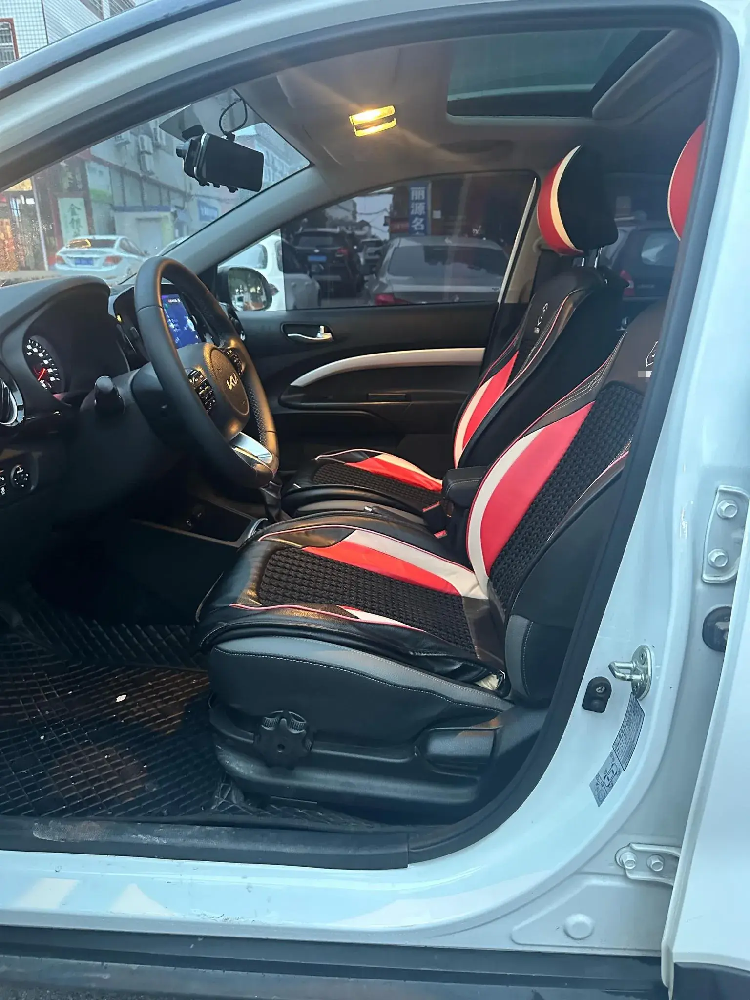 2021 KIA KX1 thumbnail 3