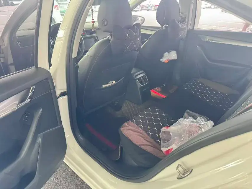 2019 SKODA OCTAVIA thumbnail 4