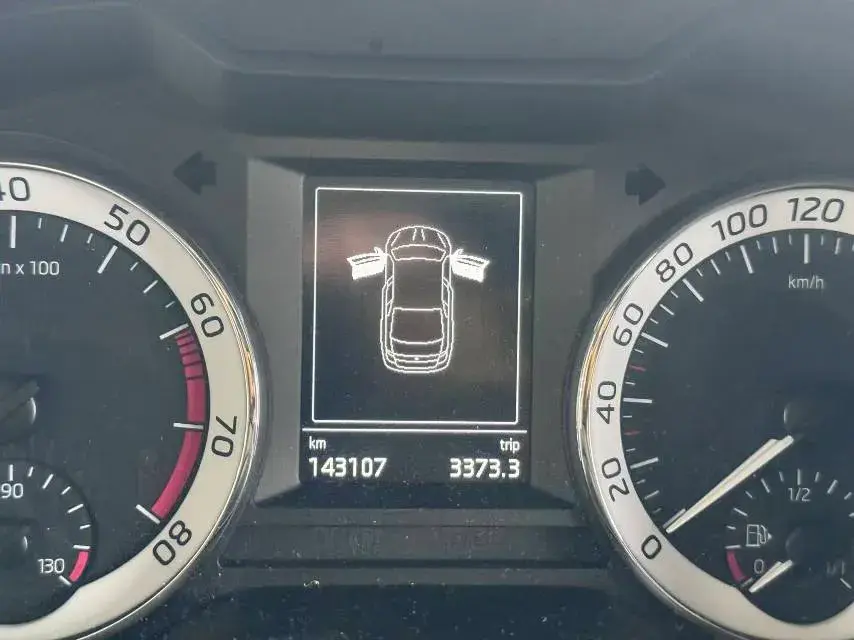 2019 SKODA OCTAVIA thumbnail 3