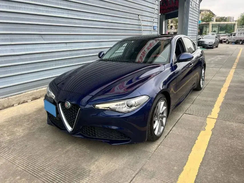 2017 ALFA ROMEO view 1