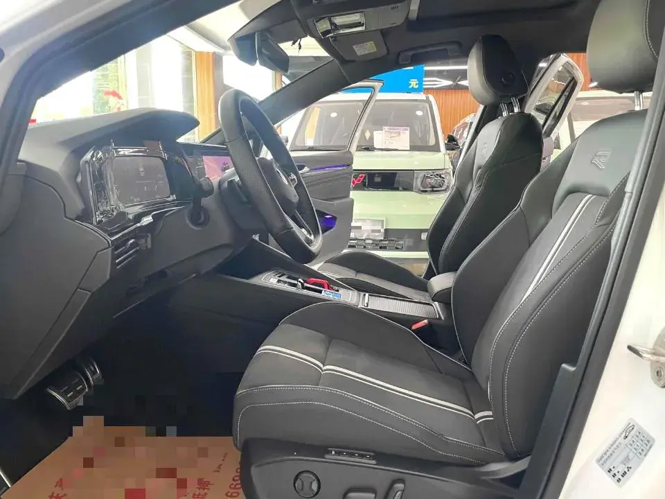 2021 VOLKSWAGEN GOLF thumbnail 3