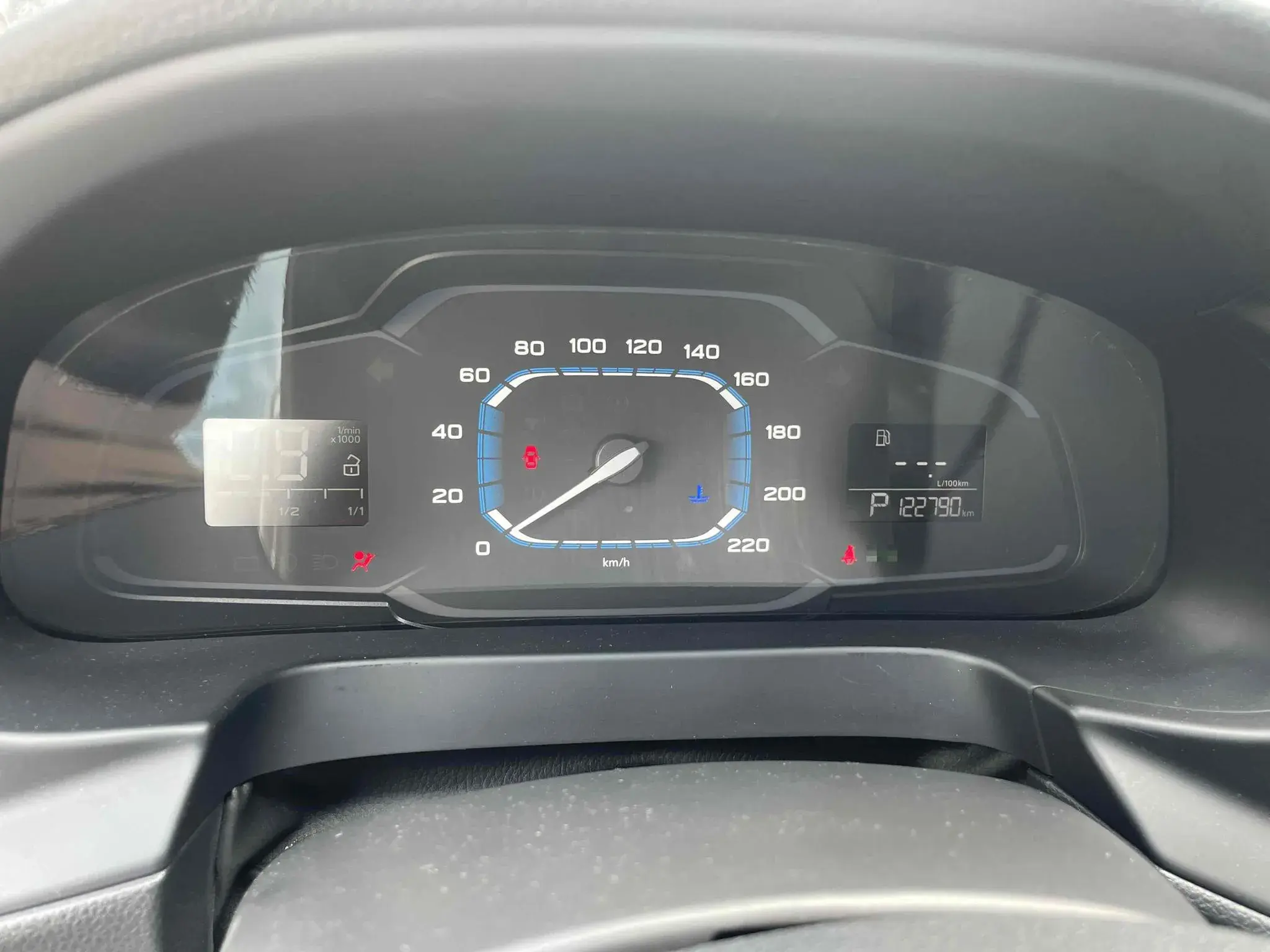 2017 ROEWE 360 thumbnail 3