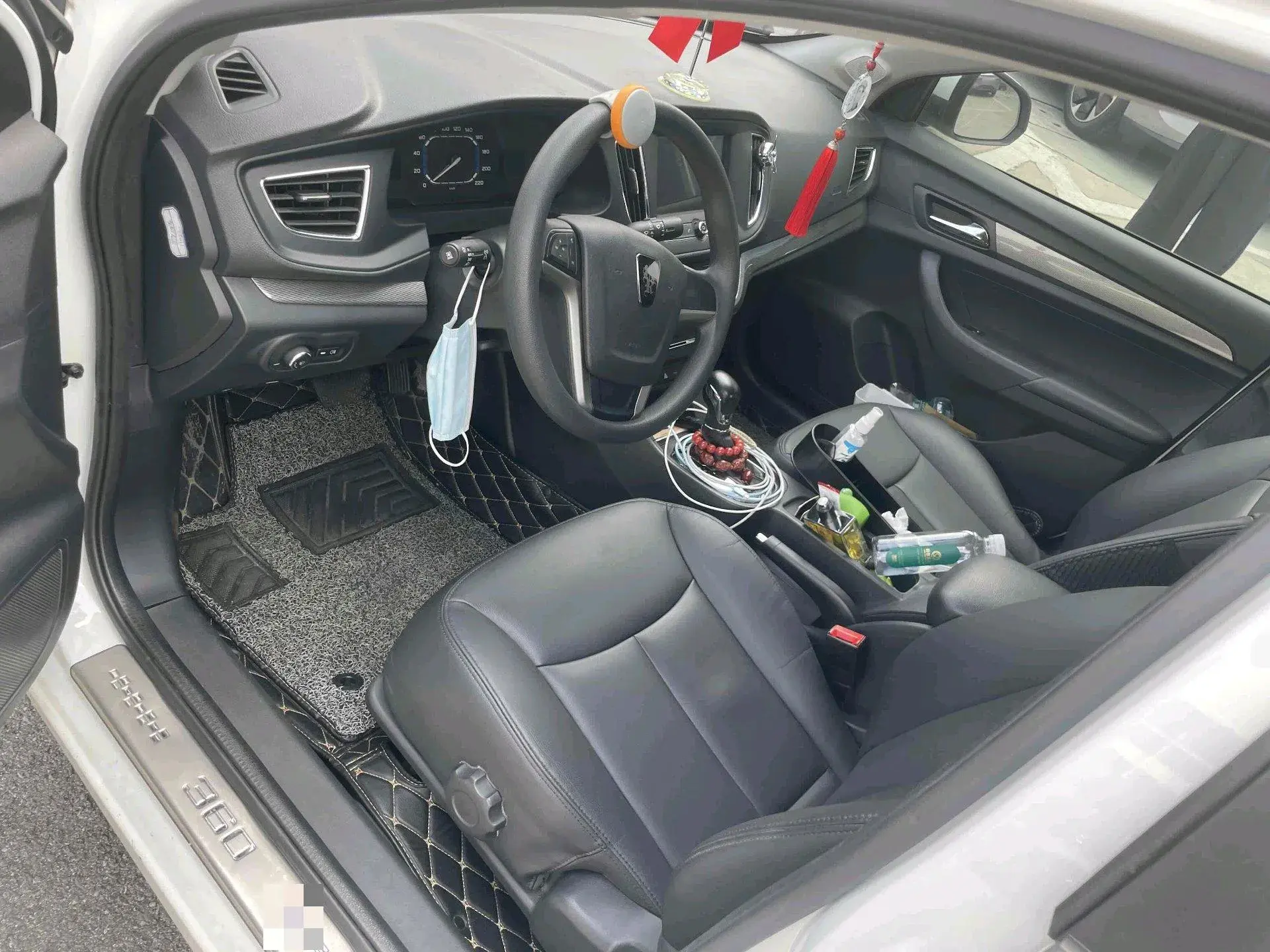 2017 ROEWE 360 thumbnail 4