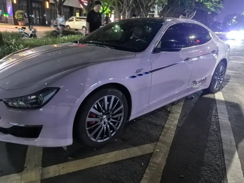 2021 MASERATI GHIBLI view 1