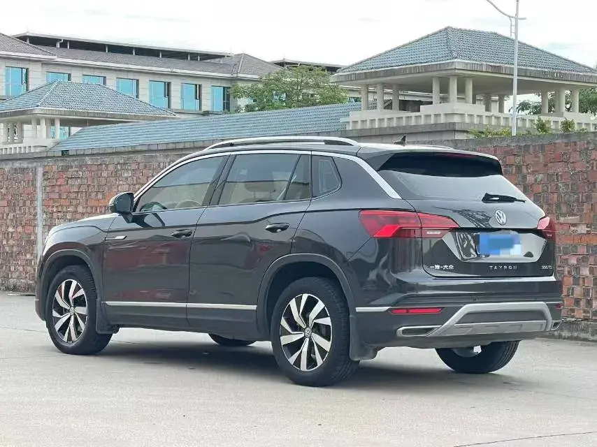 2021 VOLKSWAGEN TAYRON thumbnail 3