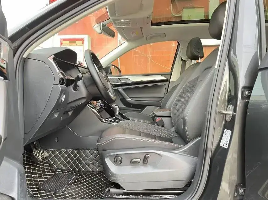 2021 VOLKSWAGEN TAYRON thumbnail 4