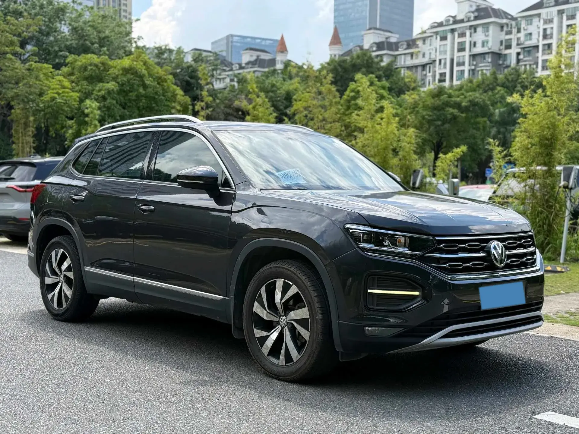 2019 VOLKSWAGEN TAYRON thumbnail 3