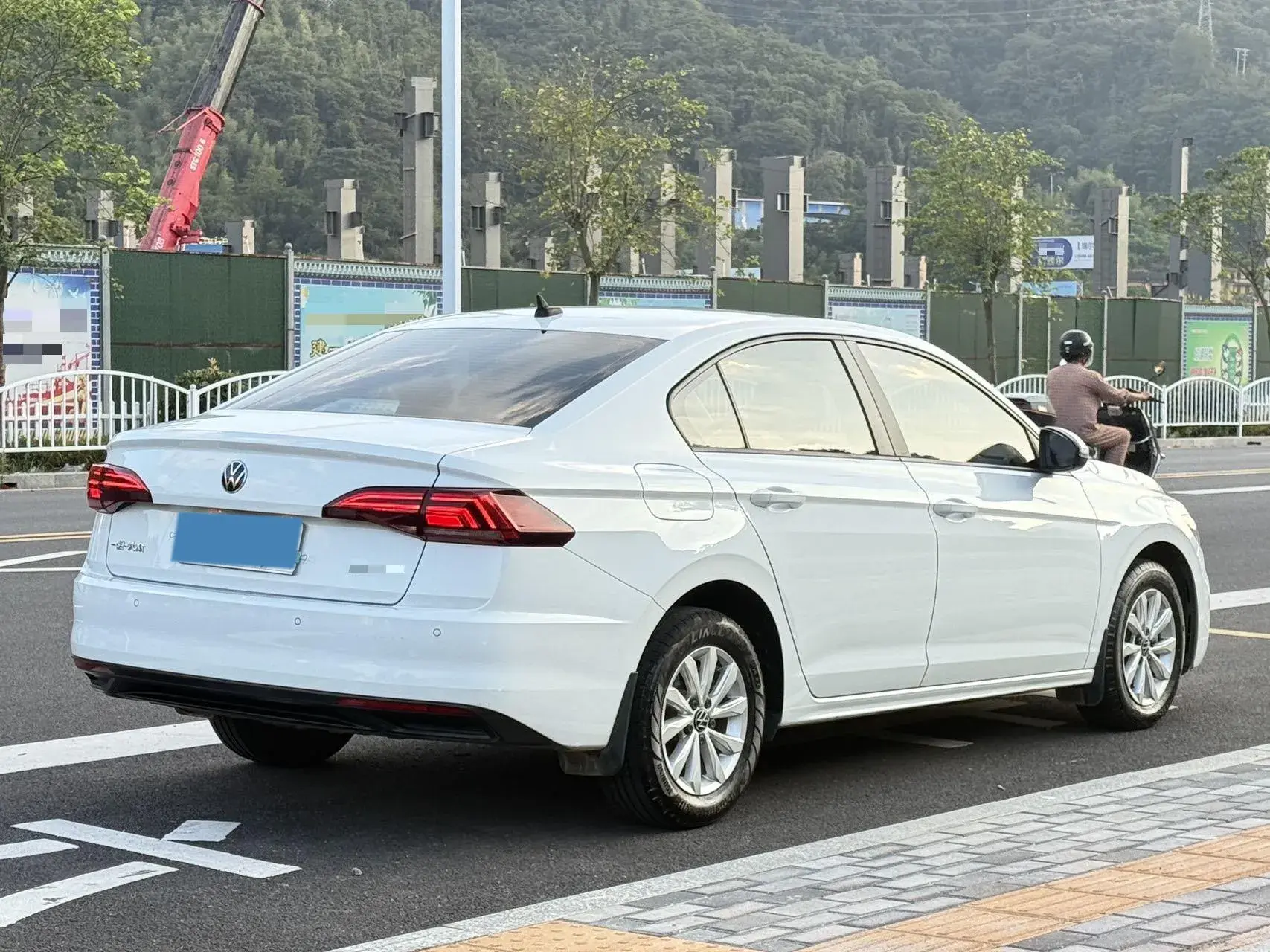 2021 VOLKSWAGEN BORA thumbnail 4