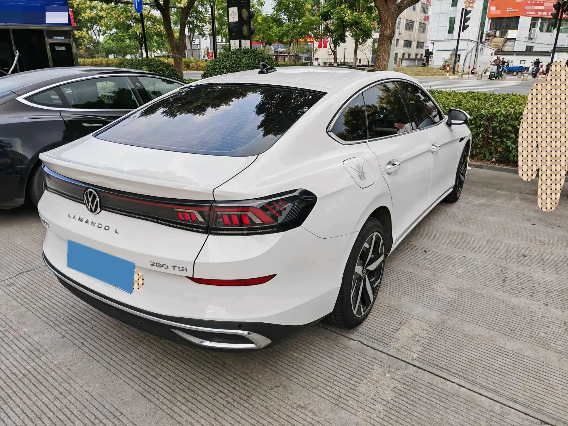 2023 VOLKSWAGEN LAMANDO thumbnail 4