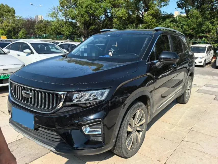 2022 GEELY OKAVANGO view 1