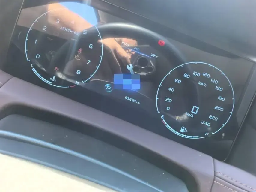 2022 GEELY OKAVANGO thumbnail 3