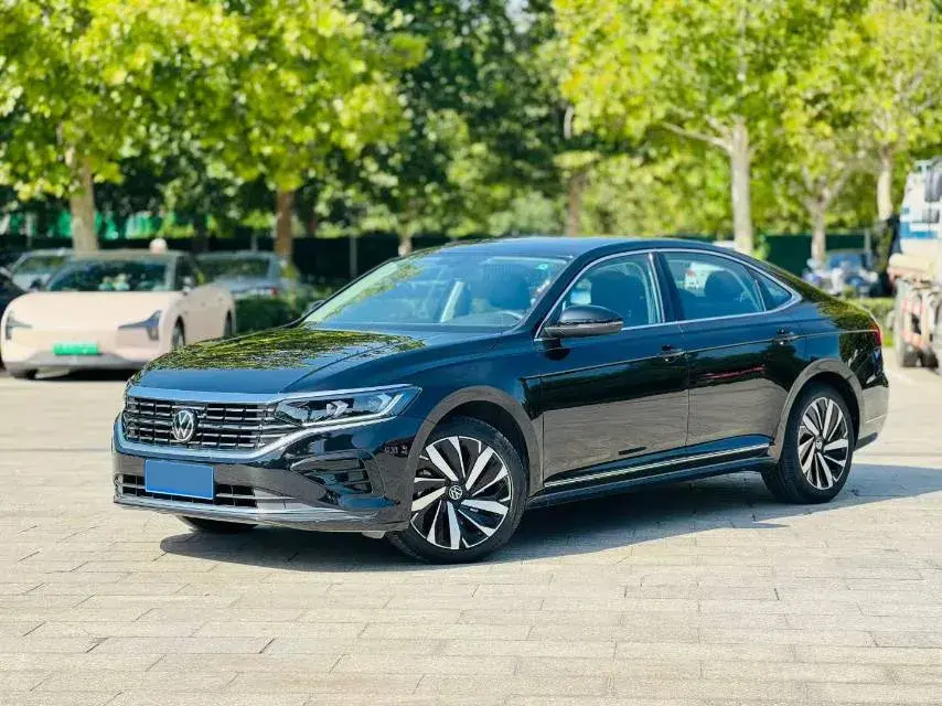2022 Volkswagen Passat 2.0T 186HP L4 7DCT