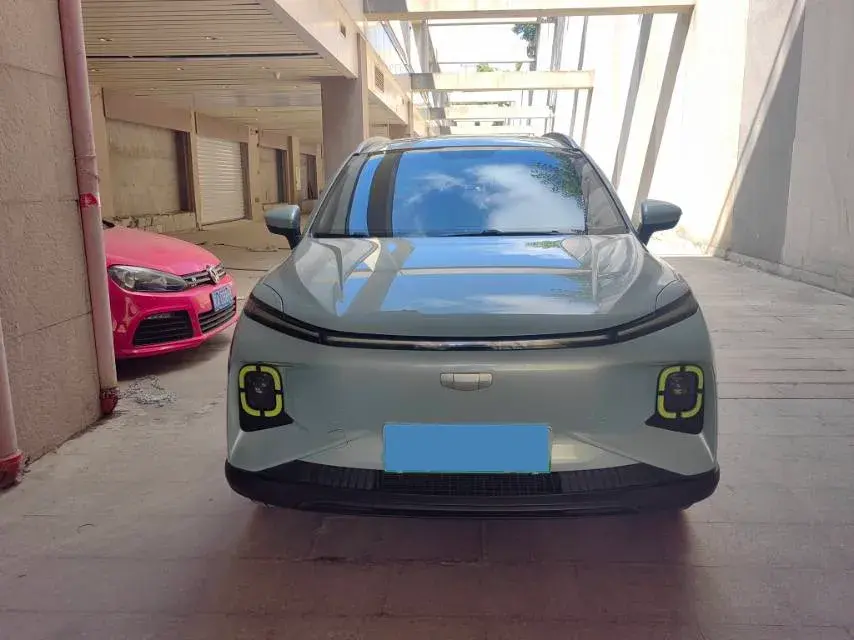 2023 GEOMETRY E thumbnail 2