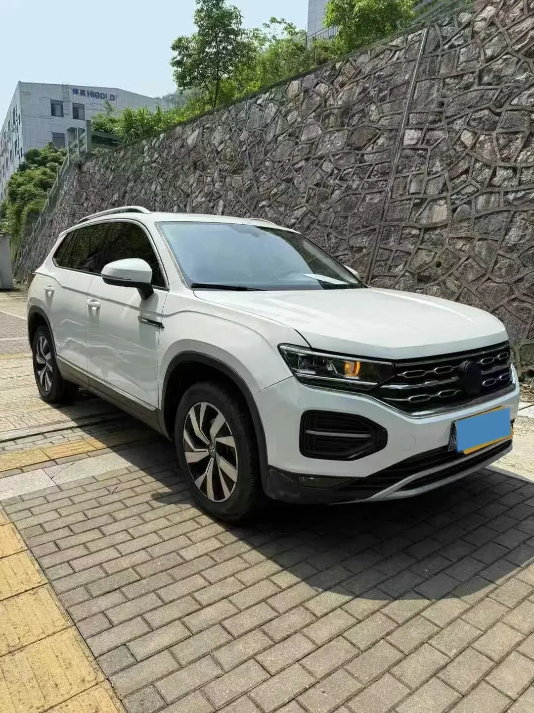 2020 VOLKSWAGEN TAYRON thumbnail 2