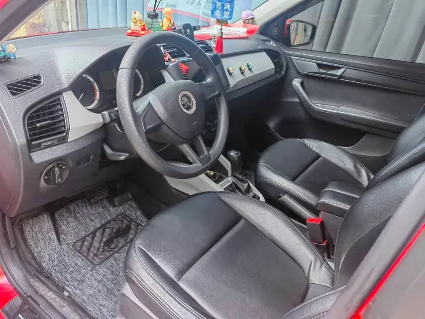 2017 SKODA FABIA thumbnail 3