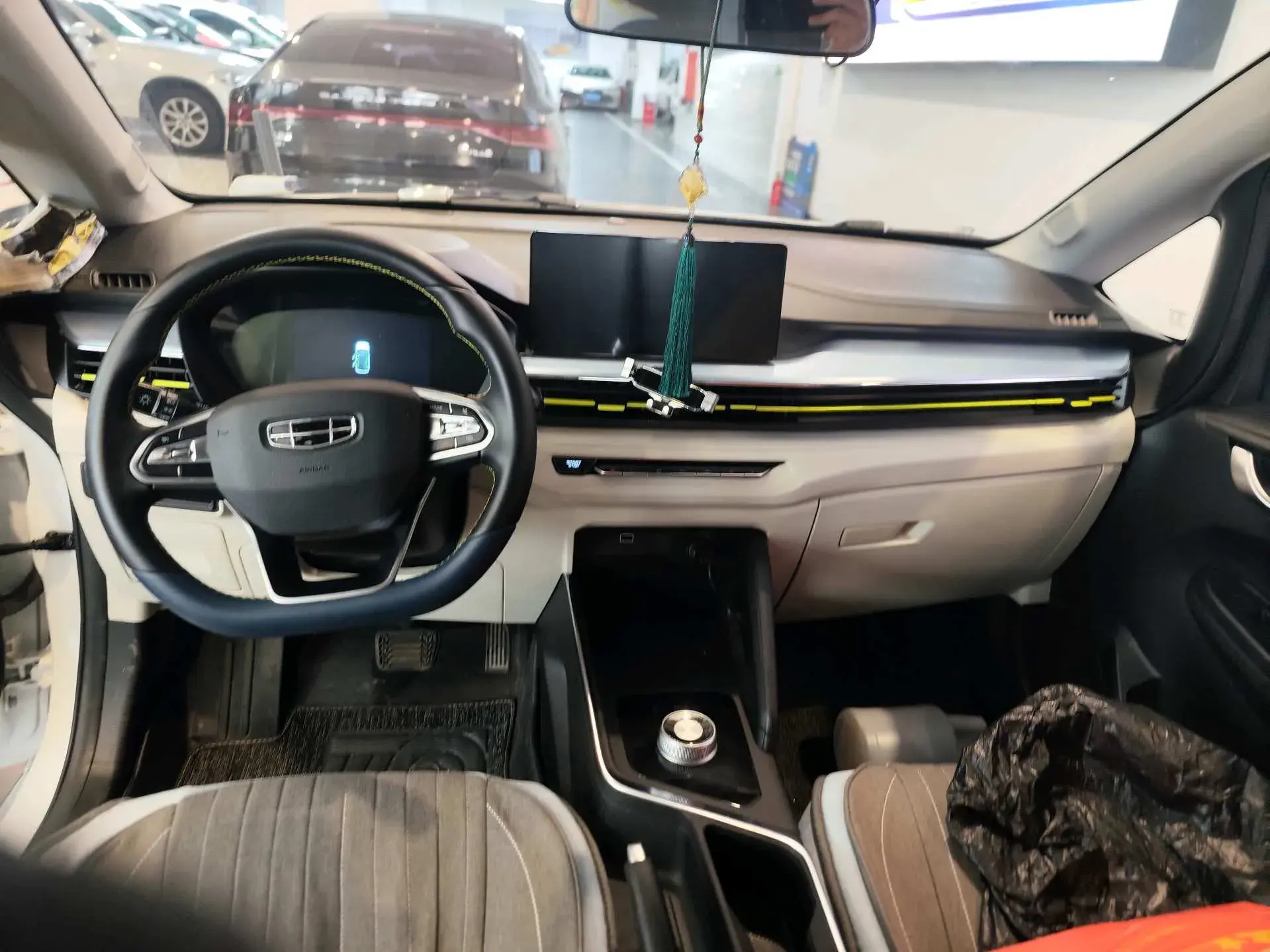 2021 GEOMETRY EX3 thumbnail 2