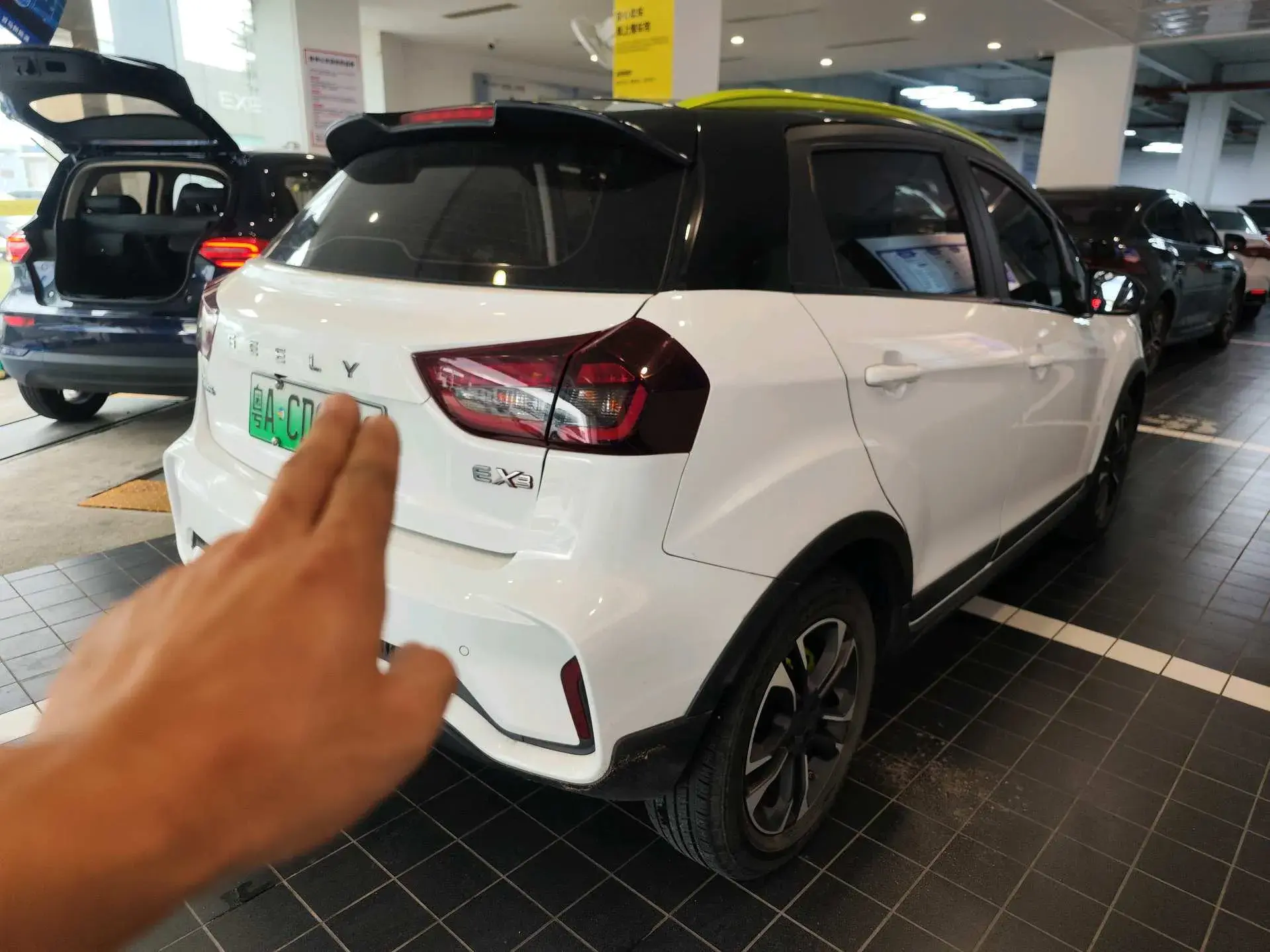 2021 GEOMETRY EX3 thumbnail 3