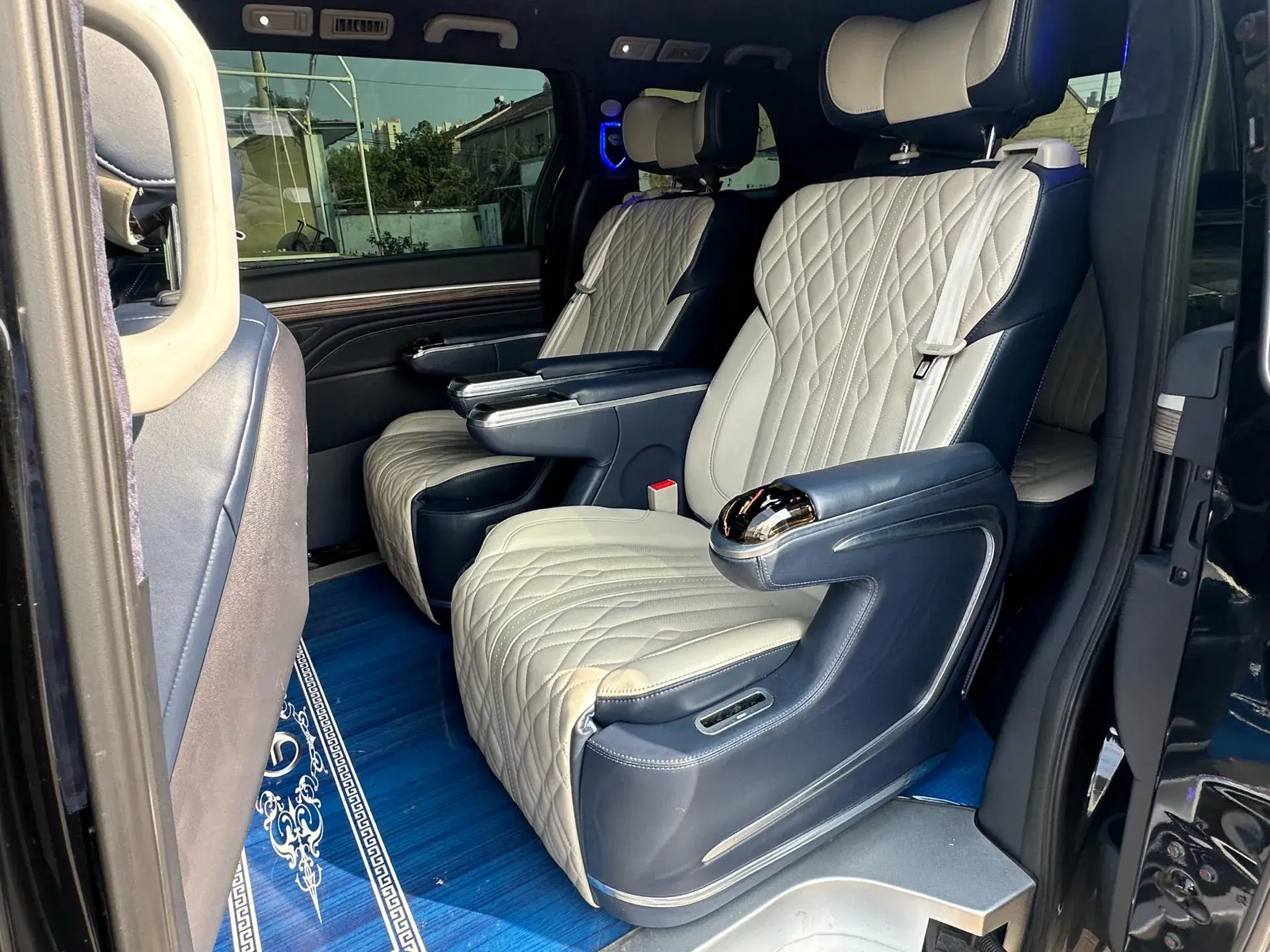 2021 GAC TRUMPCHI thumbnail 3