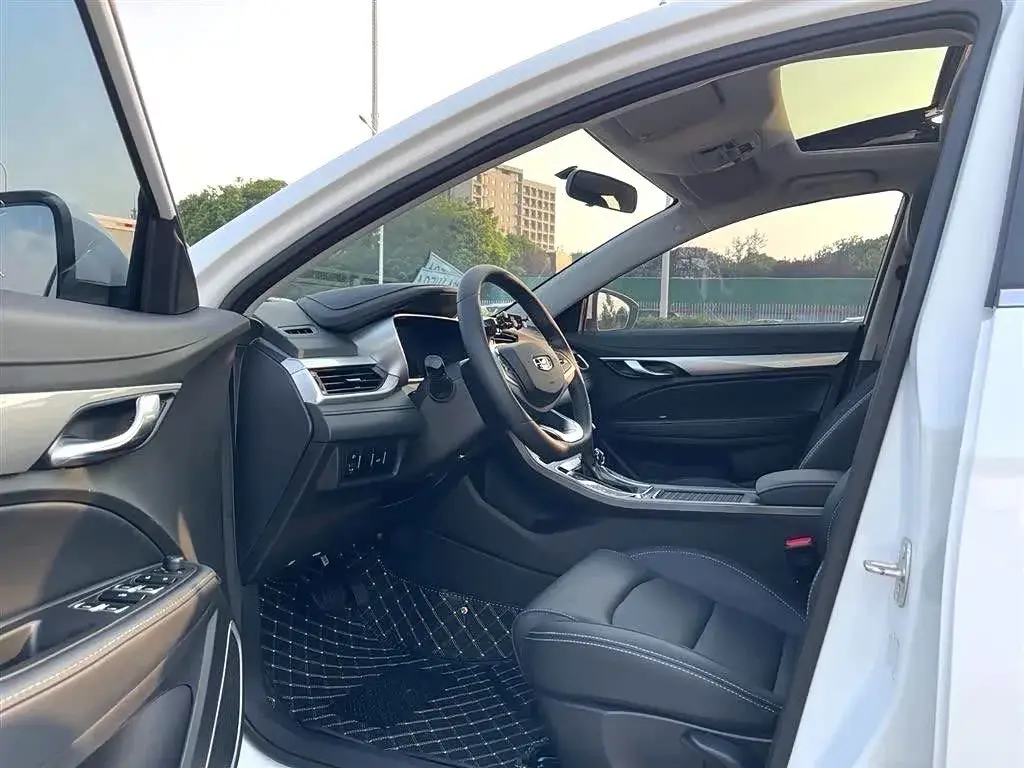 2020 GEELY EMGRAND thumbnail 4