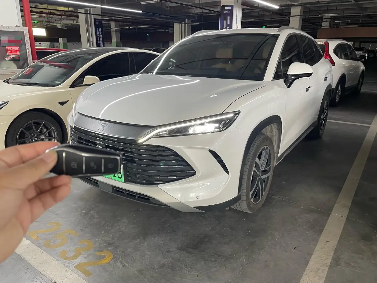 2024 BYD SongL DM-i 1.5L 101HP L4 E-CVT PHEV 18.3KWH