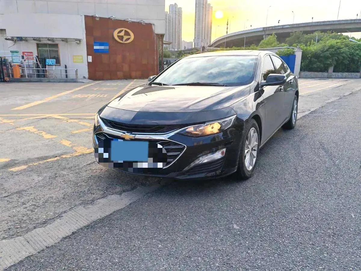 2021 CHEVROLET MALIBU view 1