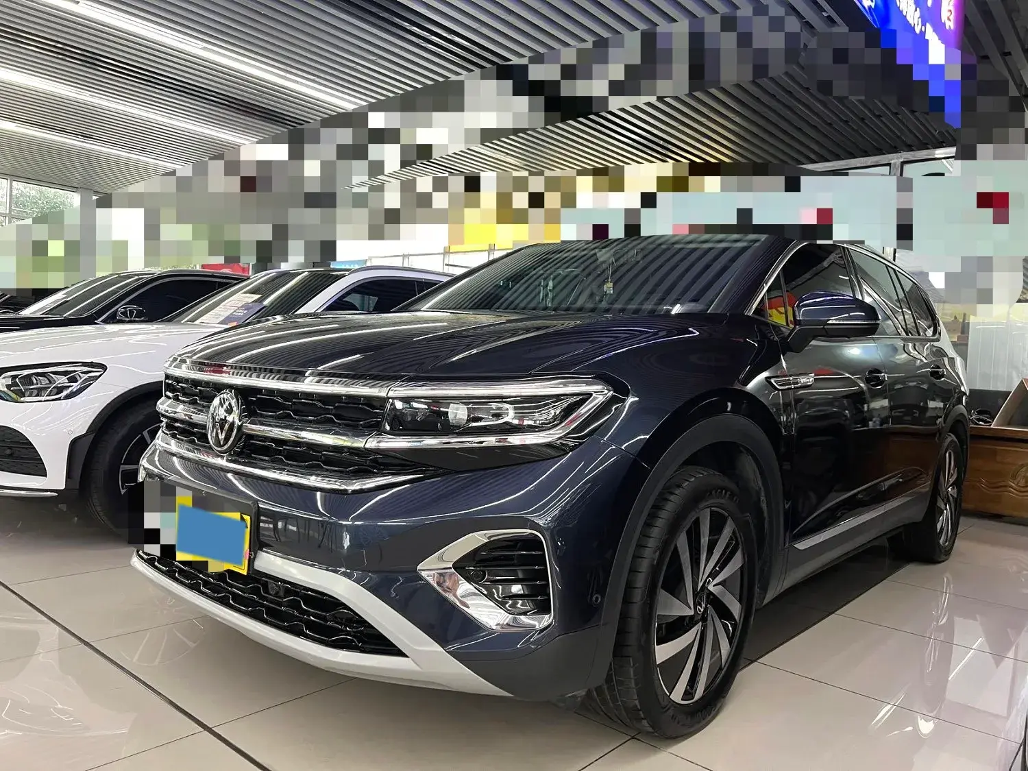 2021 VOLKSWAGEN TALAGON view 1