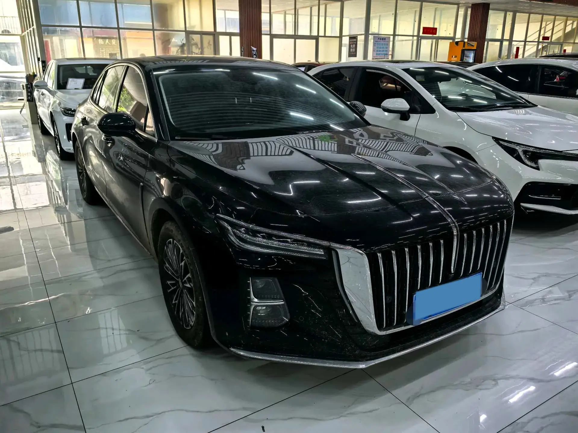2024 HONGQI H5 thumbnail 3