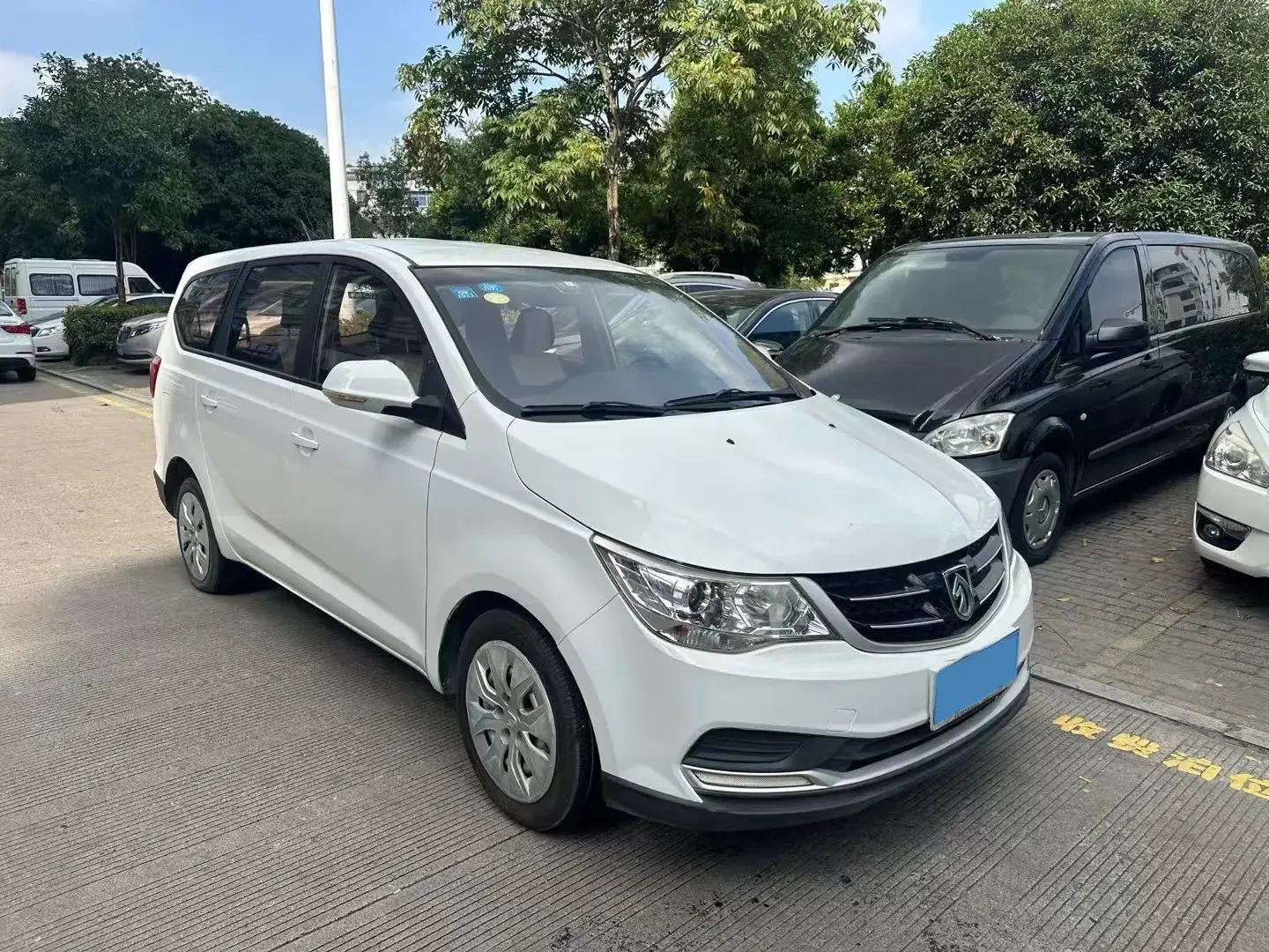 2016 BAOJUN 730 thumbnail 2