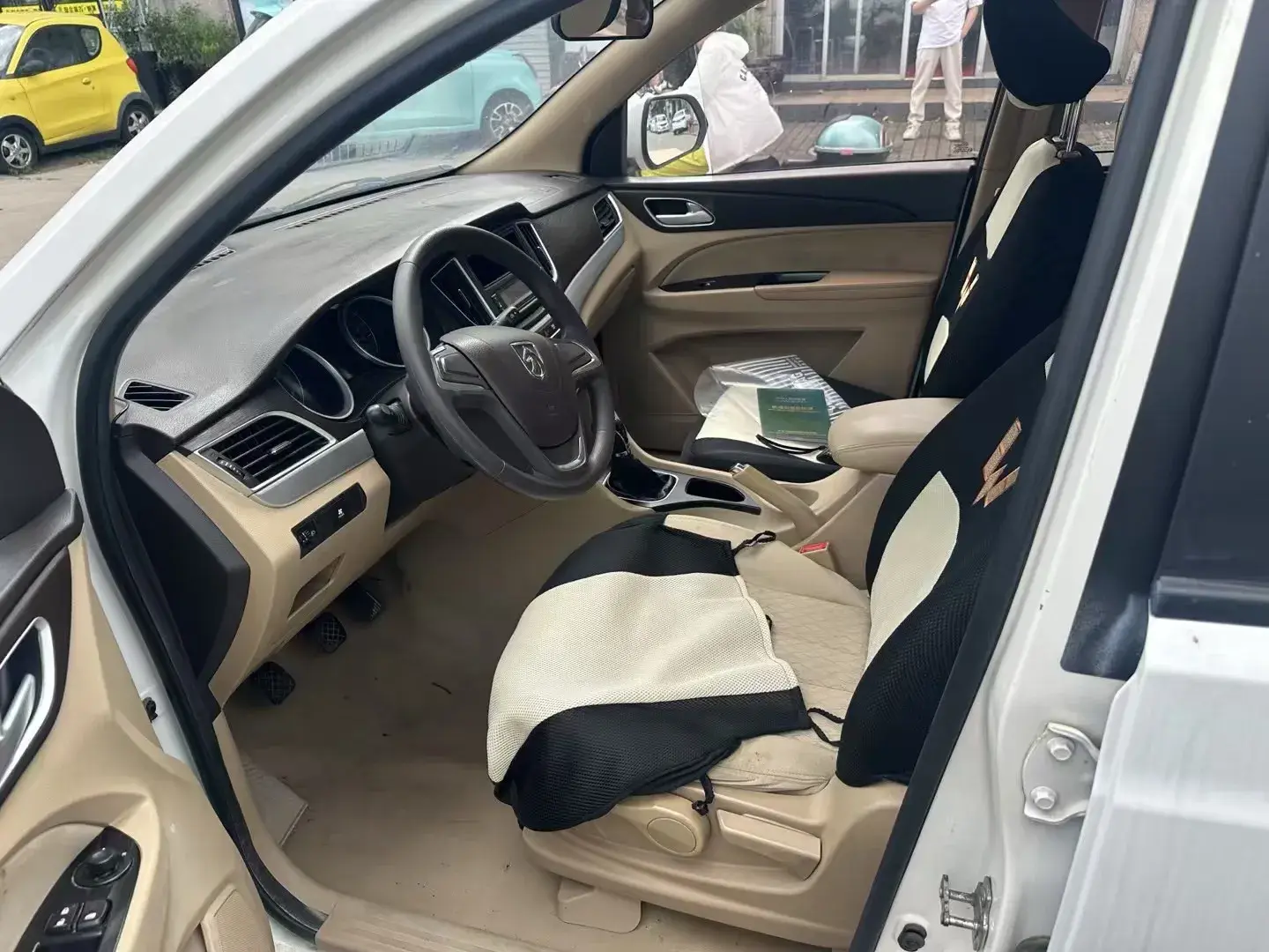 2016 BAOJUN 730 thumbnail 3