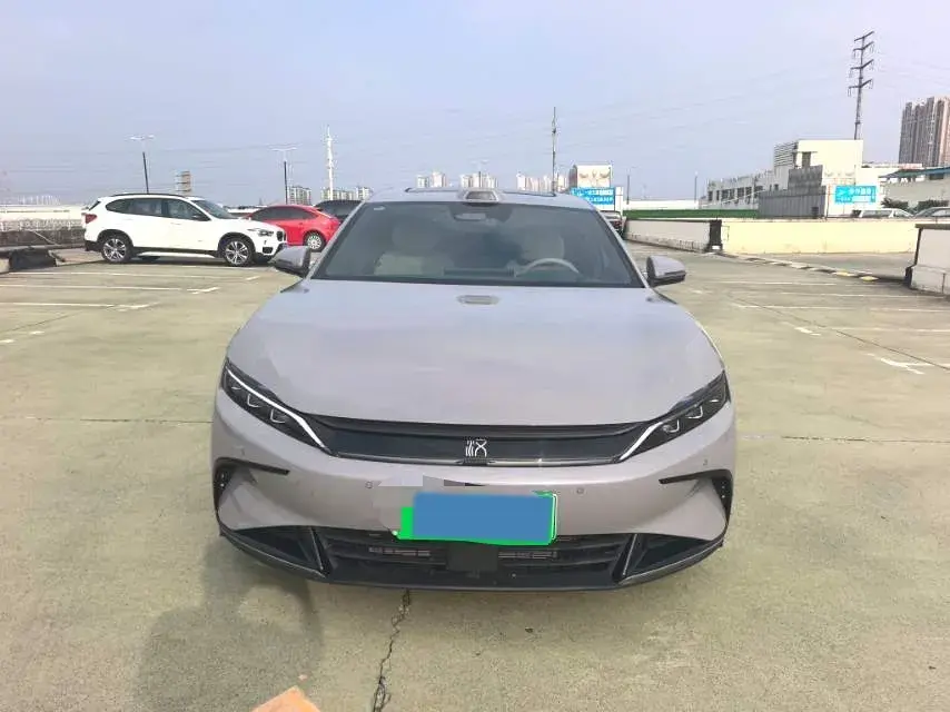 2025 BYD HAN thumbnail 2