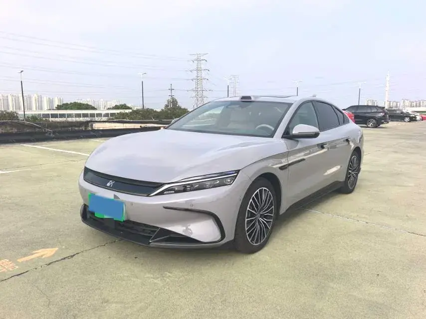 2025 BYD HAN view 1