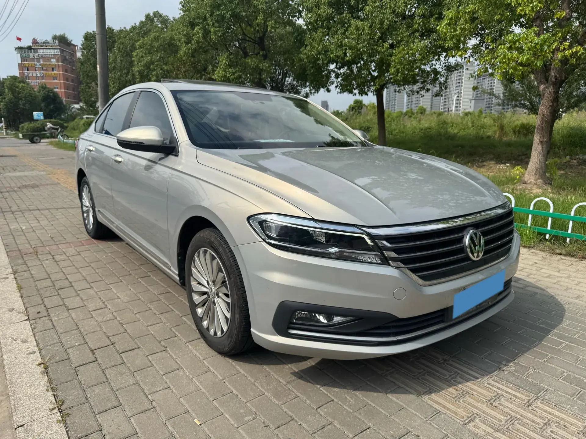 2019 VOLKSWAGEN LAVIDA thumbnail 3