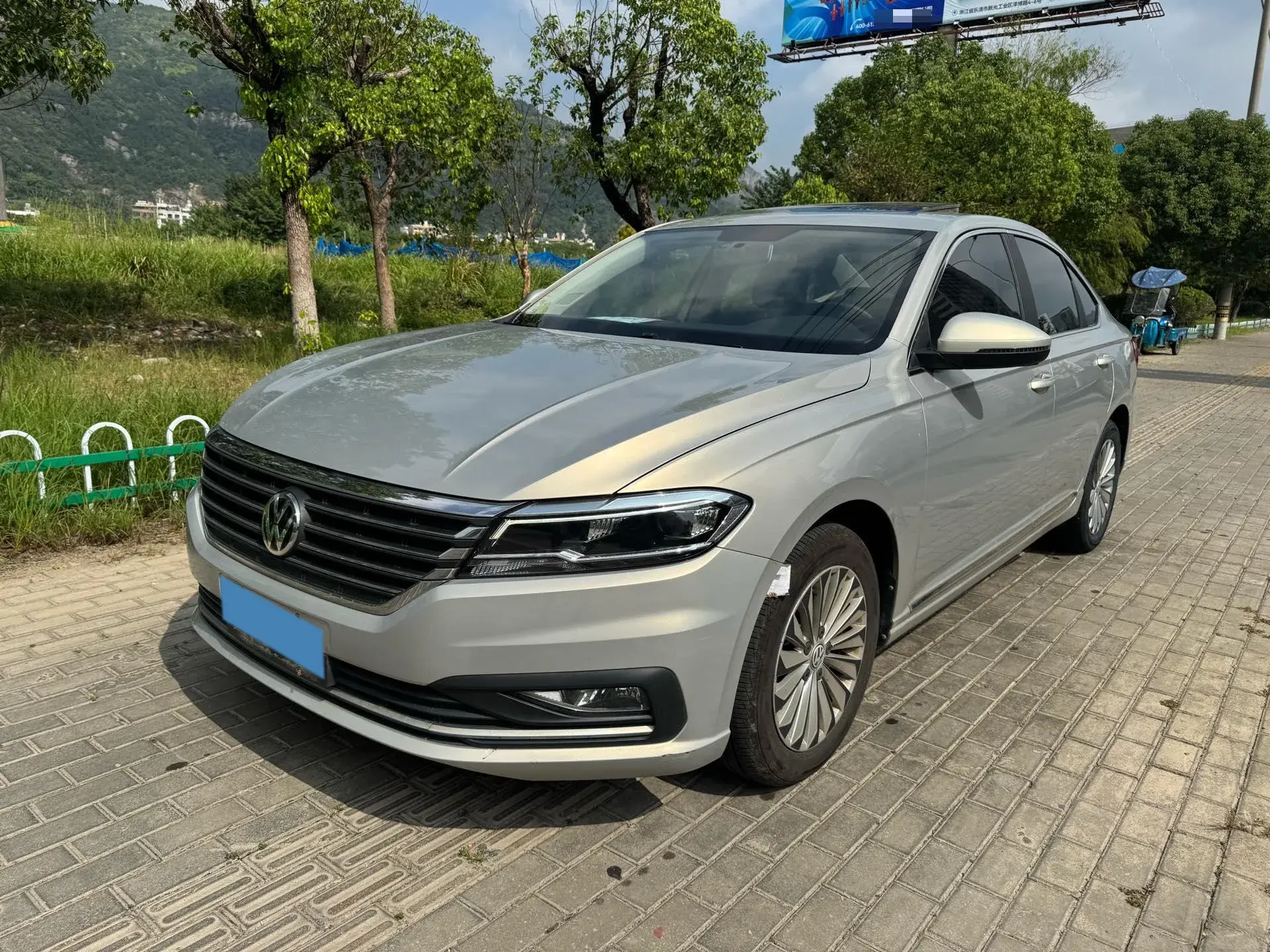 2019 VOLKSWAGEN LAVIDA view 1