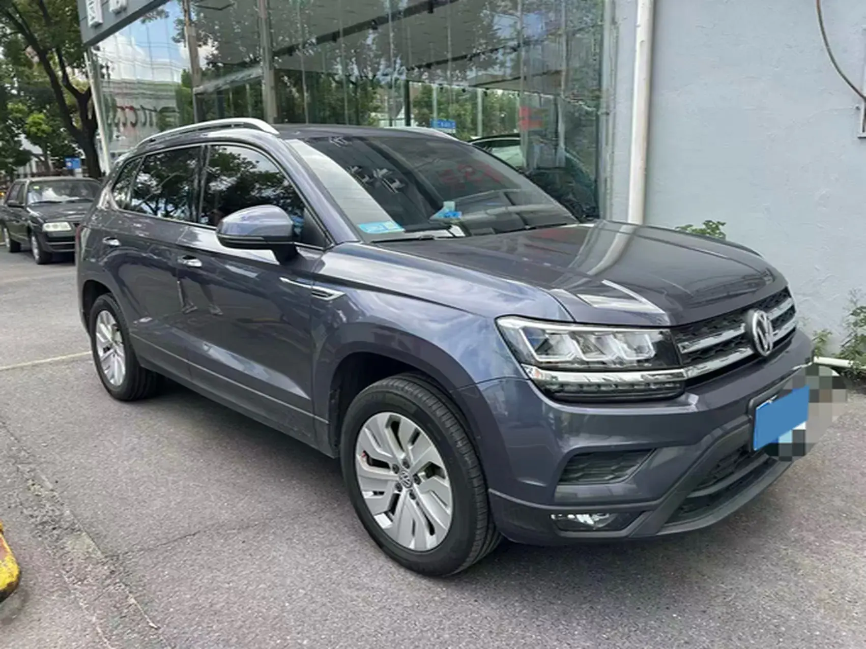 2019 VOLKSWAGEN THARU thumbnail 2