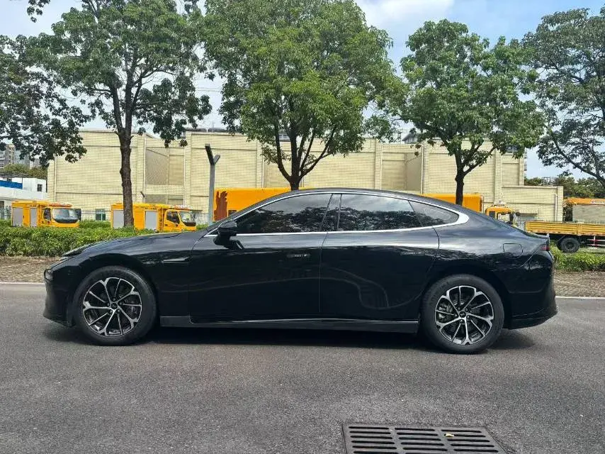 2020 XPENG P7 thumbnail 3