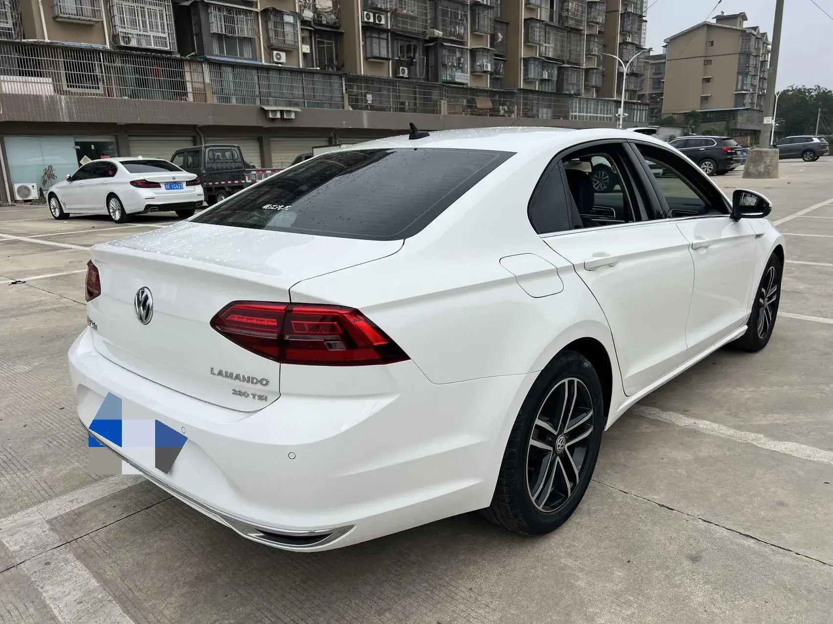 2021 VOLKSWAGEN LAMANDO thumbnail 3