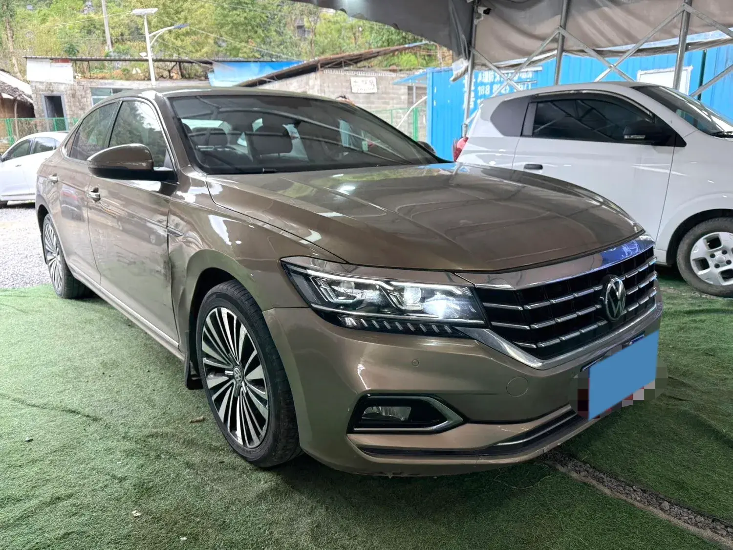 2019 VOLKSWAGEN PASSAT thumbnail 2