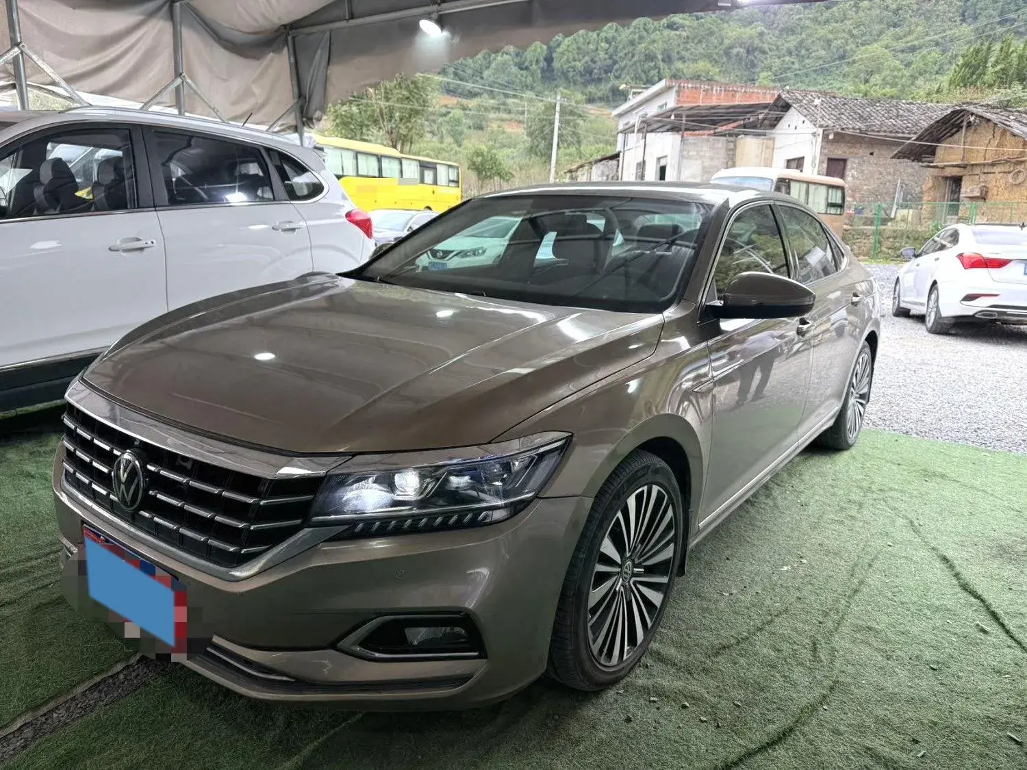 2019 VOLKSWAGEN PASSAT view 1
