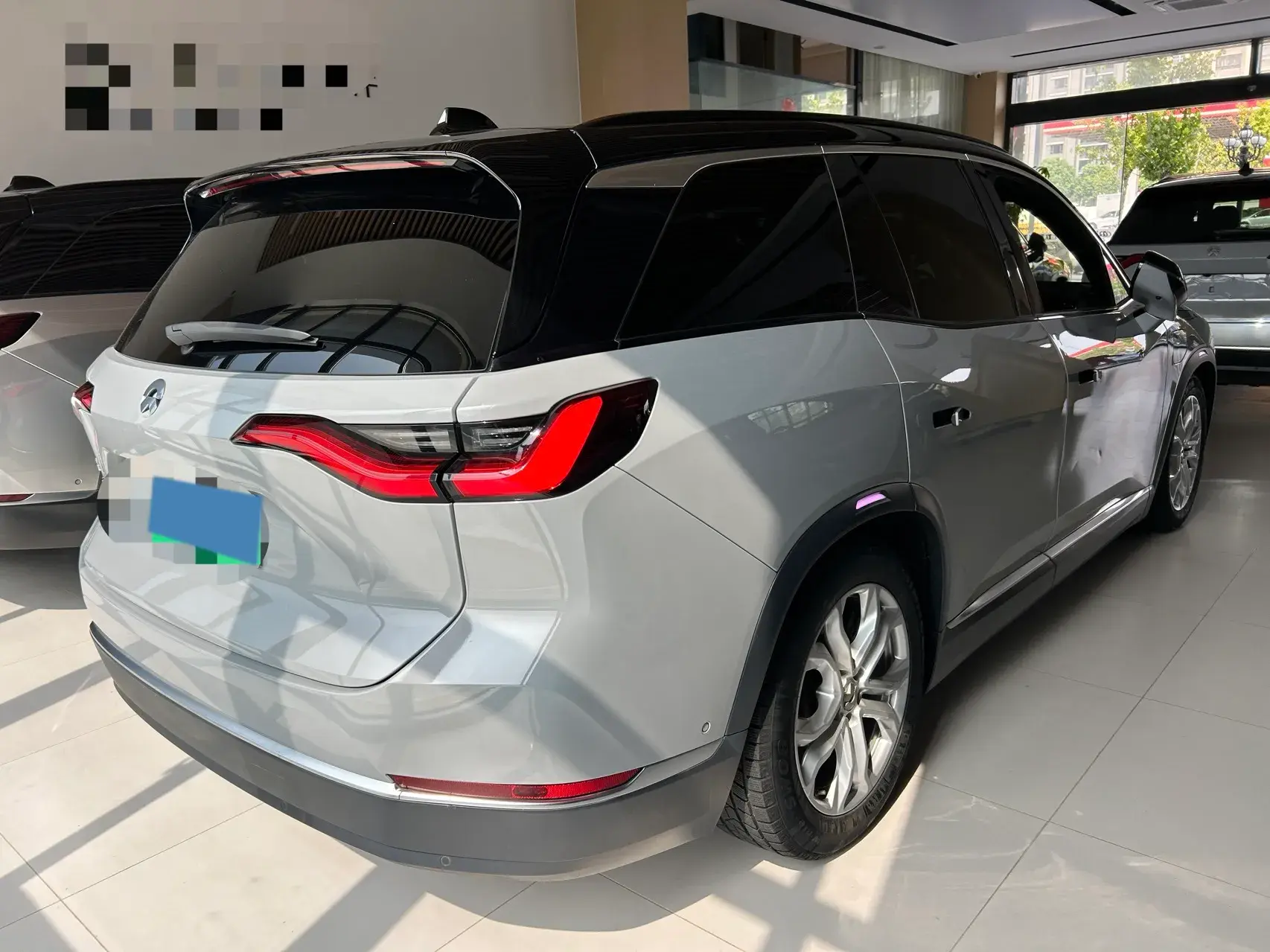 2020 NIO ES8 thumbnail 2