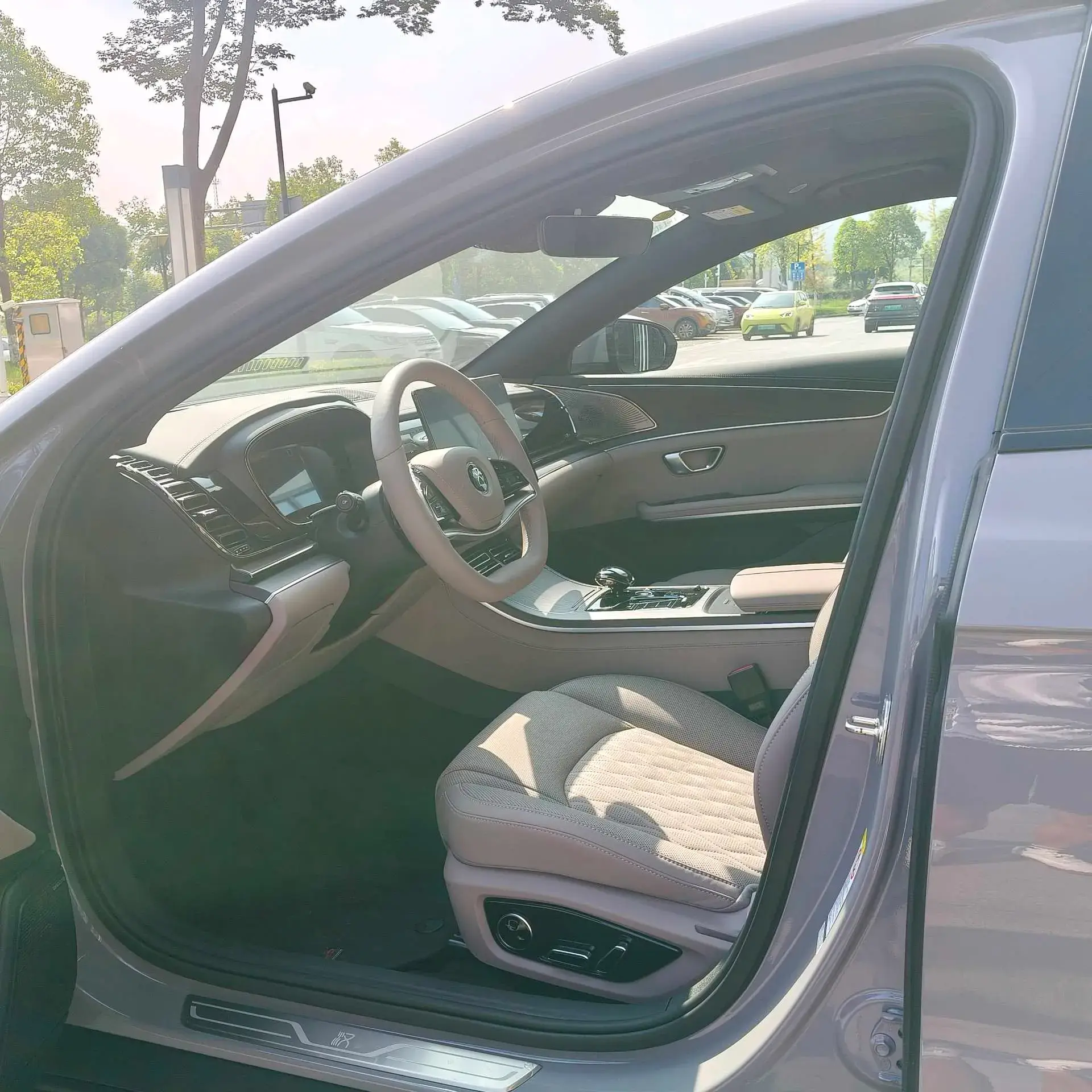 2025 BYD HAN thumbnail 4