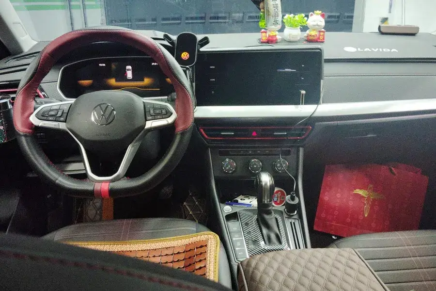 2023 VOLKSWAGEN LAVIDA thumbnail 4