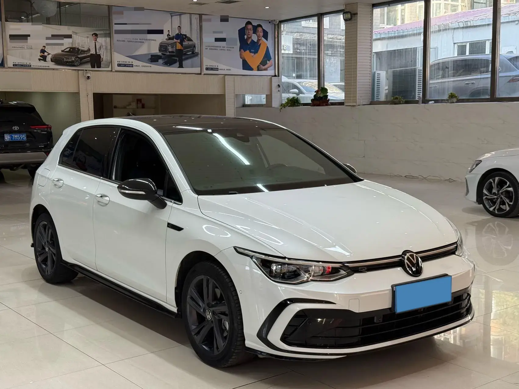 2023 VOLKSWAGEN GOLF thumbnail 3