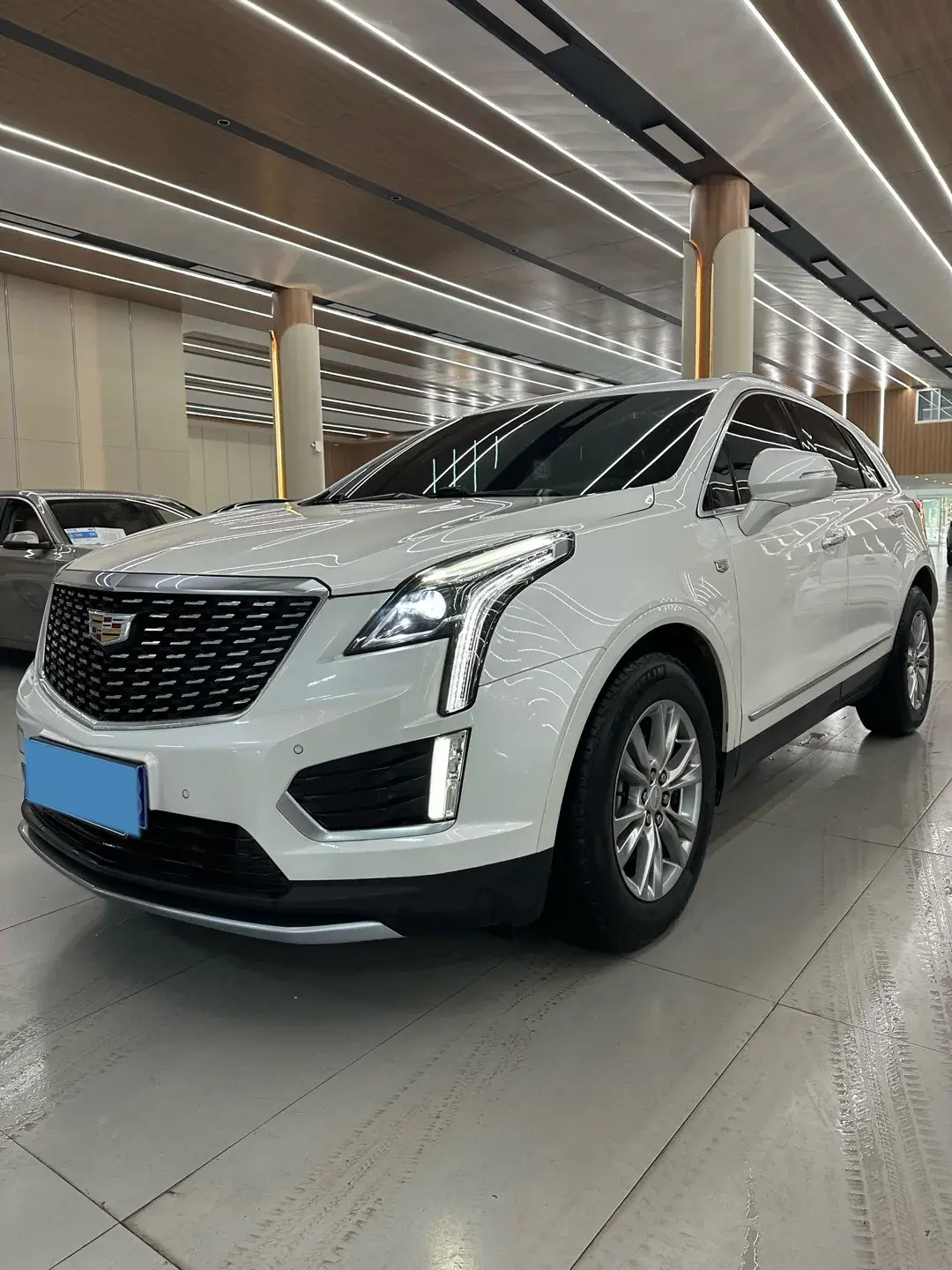 2020 CADILLAC XT5 view 1