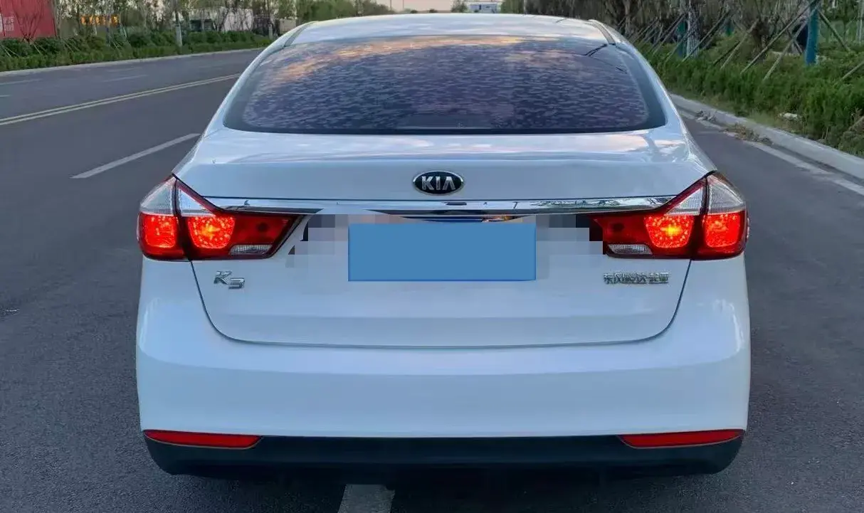 2016 KIA K3 thumbnail 4